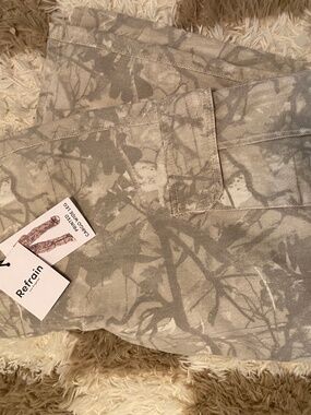 Women’s camo cargo pants/Jean material
